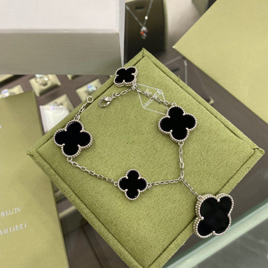 [Royal Top]CLOVER 5 MOTIFS SIVLER ONYX BRACELET