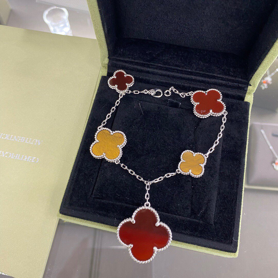 [Royal Top]CLOVER 5 MOTIFS SIVLER CARNELIAN TIGER EYE BRACELET