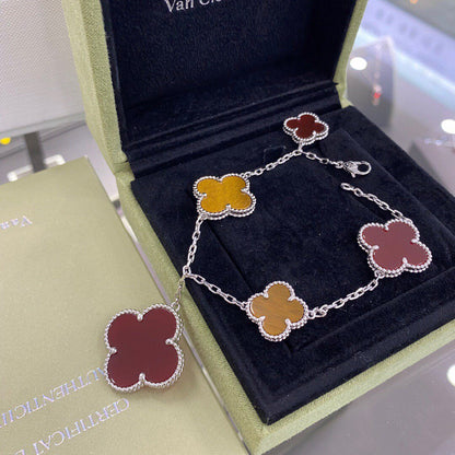 [Royal Top]CLOVER 5 MOTIFS SIVLER CARNELIAN TIGER EYE BRACELET