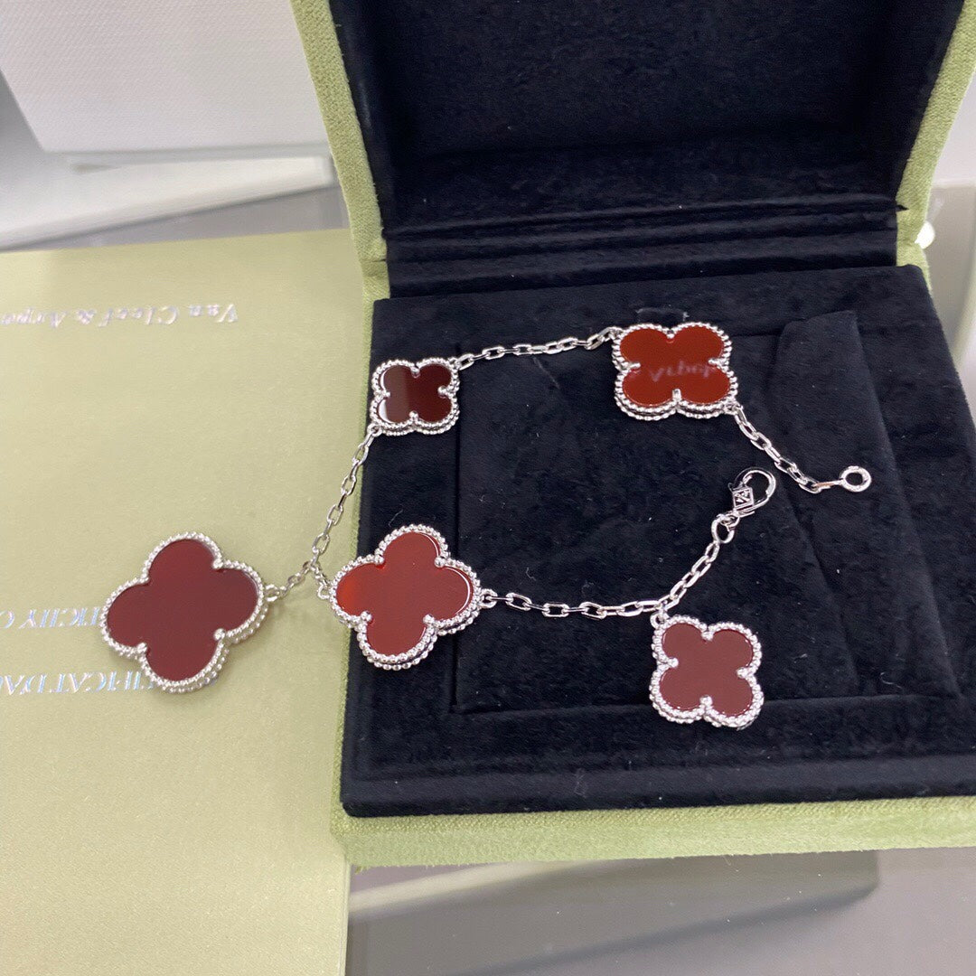 [Royal Top]CLOVER 5 MOTIFS SIVLER CARNELIAN BRACELET
