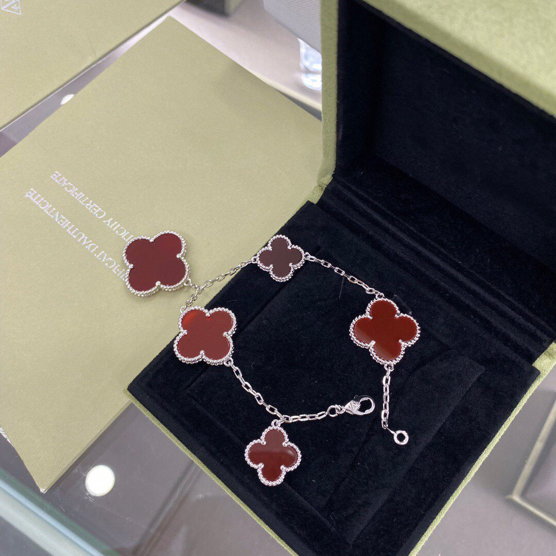 [Royal Top]CLOVER 5 MOTIFS SIVLER CARNELIAN BRACELET