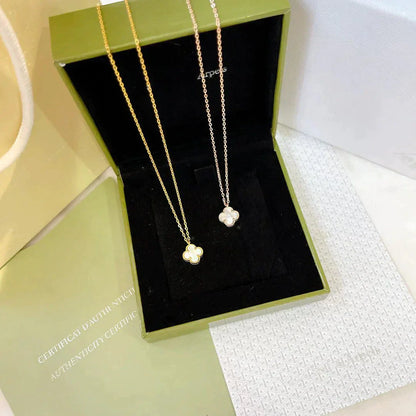 [Royal Top]CLOVER MINI 9.5MM WHITE MOTHER-OF-PEARL NECKLACE