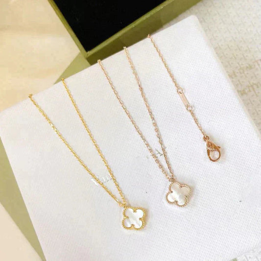 [Royal Top]CLOVER MINI 9.5MM WHITE MOTHER-OF-PEARL NECKLACE