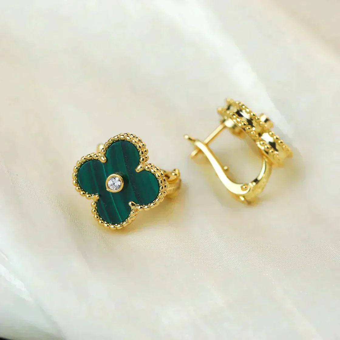 [Royal Top]CLOVER MEDIUM 1 MOTIFS MALACHITE DIAMOND EARRINGS