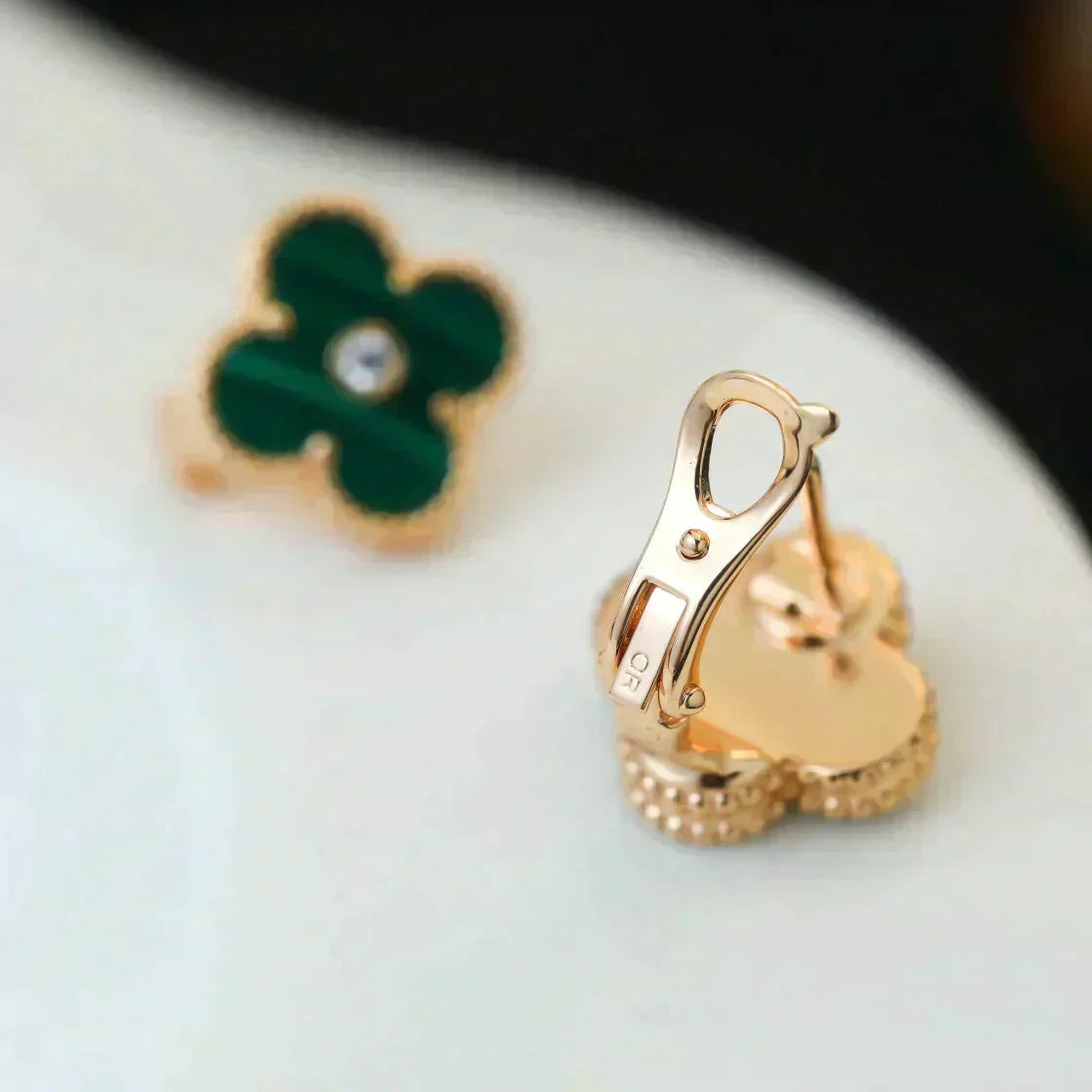 [Royal Top]CLOVER MEDIUM 1 MOTIFS MALACHITE DIAMOND EARRINGS