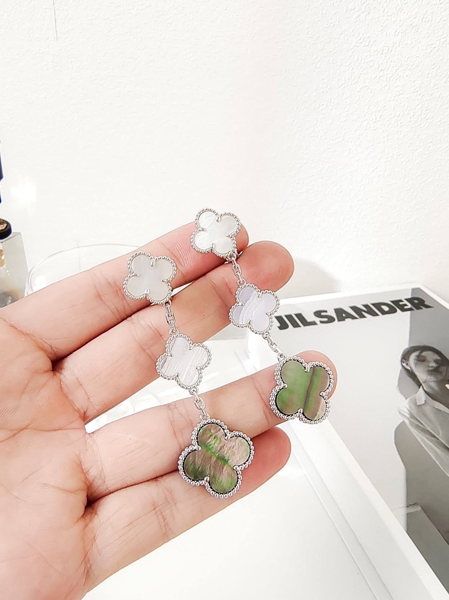 [Royal Top]CLOVER 3 MOTIFS CHALCEDONY DARK MOP SILVER EARRINGS