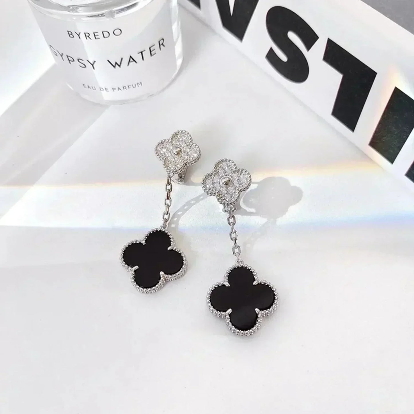 [Royal Top]CLOVER 2 MOTIFS  DIAMOND ONYX EARRINGS SILVER