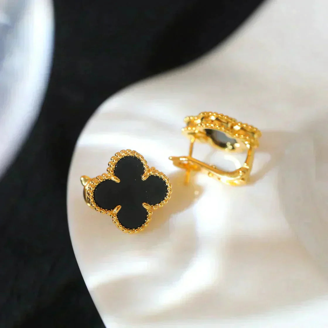 [Royal Top]CLOVER MEDIUM 1 MOTIFS  ONYX STUD EARRINGS