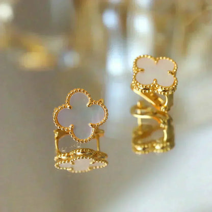 [Royal Top]CLOVER MEDIUM 1 MOTIFS  WHITE MOP STUD EARRINGS