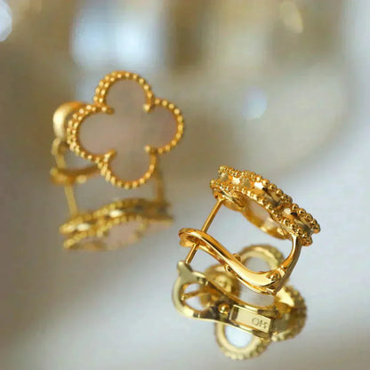 [Royal Top]CLOVER MEDIUM 1 MOTIFS  WHITE MOP STUD EARRINGS
