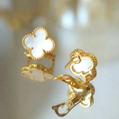 [Royal Top]CLOVER MEDIUM 1 MOTIFS  WHITE MOP STUD EARRINGS
