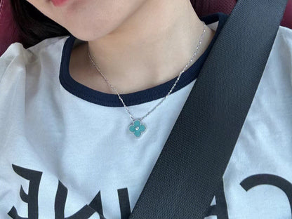 [Royal Top]CLOVER 1 DIAMOND LIGHT BLUE SILVER NECKLACE