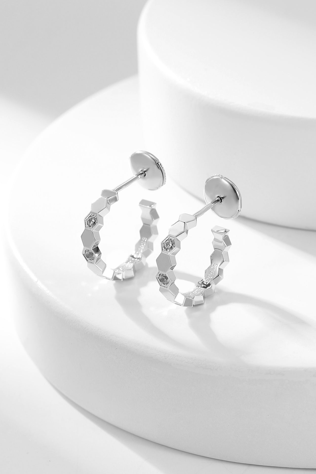 [Royal Top]BEE LOVE DIAMOND HOOP EARRINGS