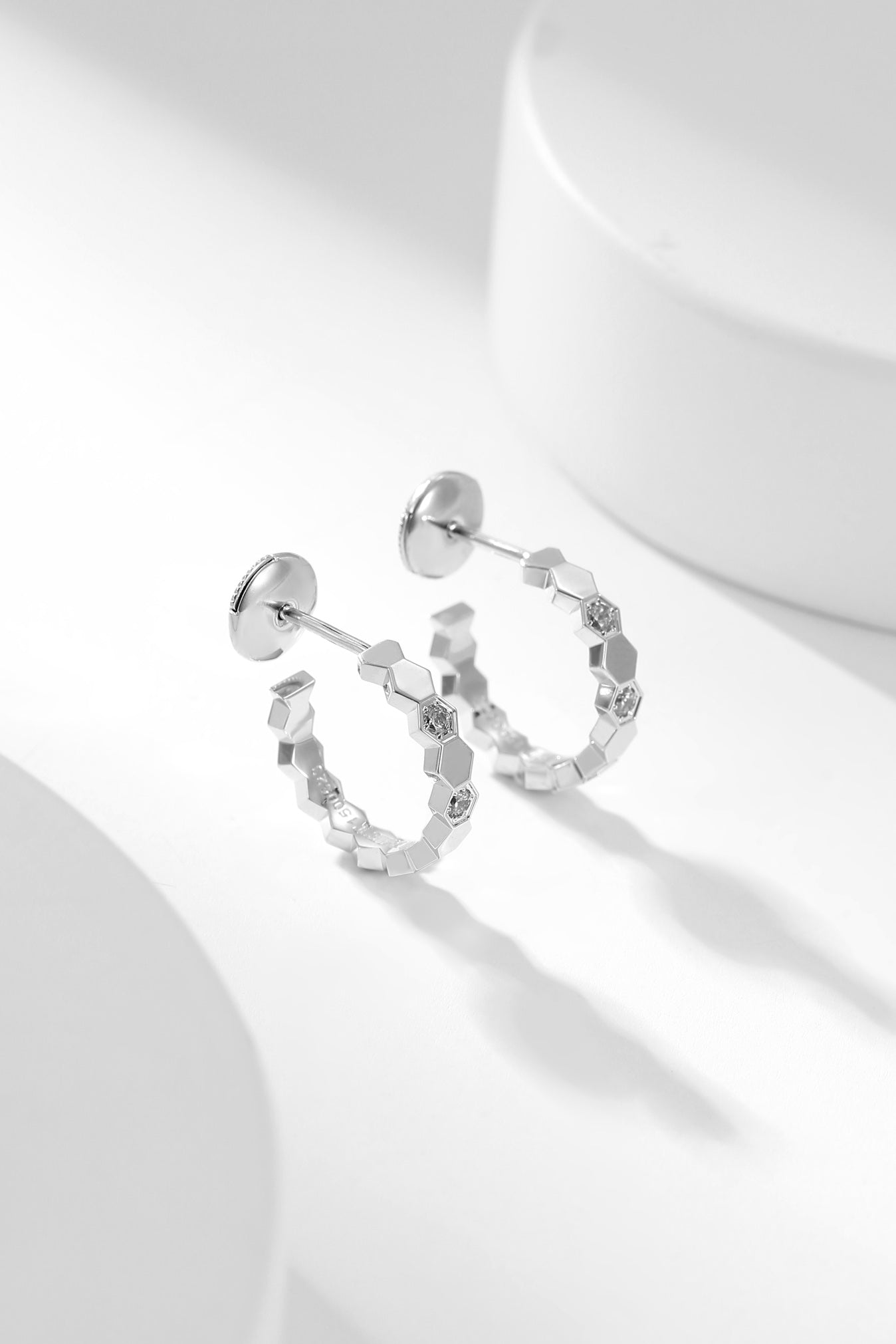 [Royal Top]BEE LOVE DIAMOND HOOP EARRINGS