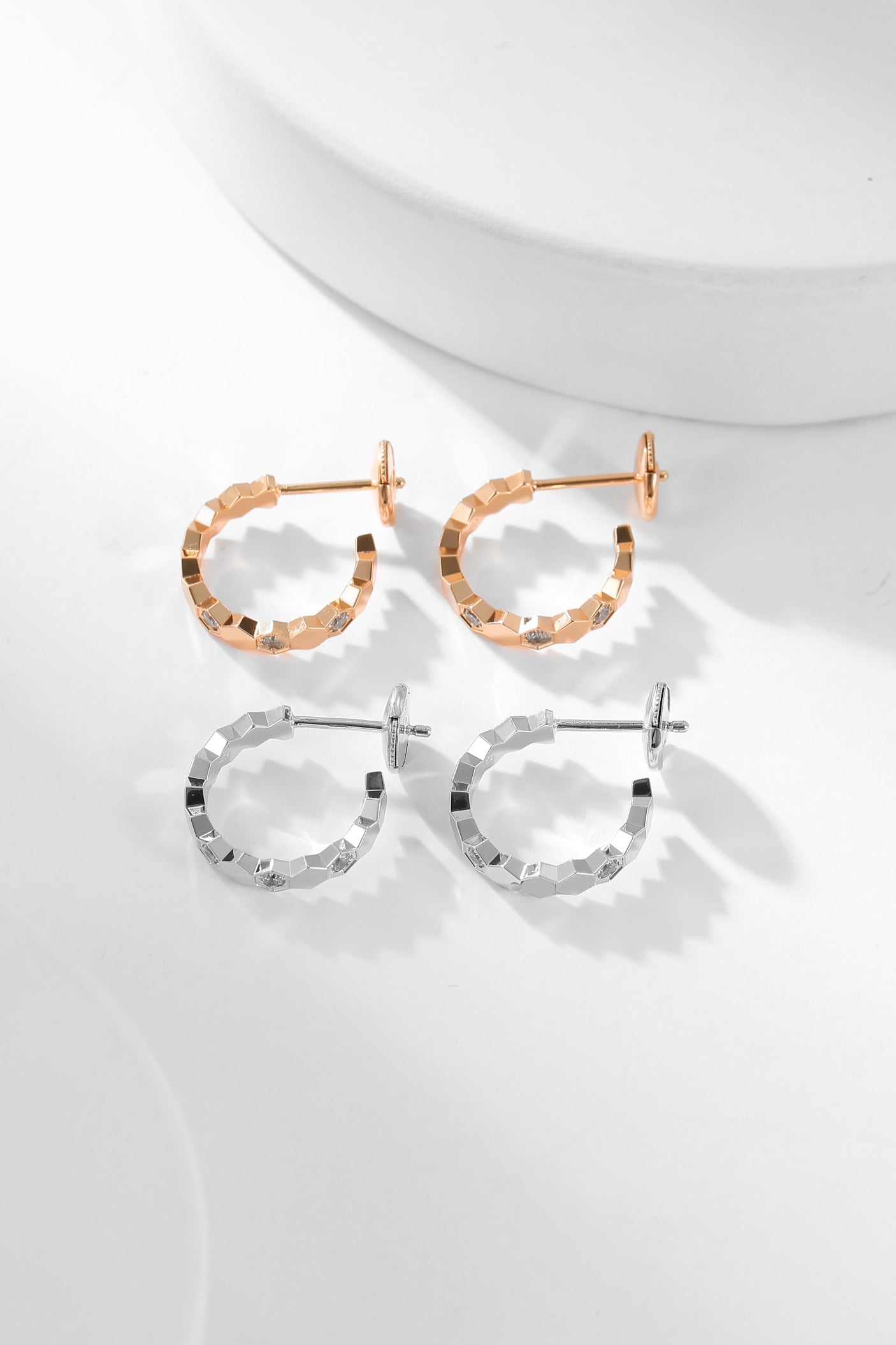 [Royal Top]BEE LOVE DIAMOND HOOP EARRINGS