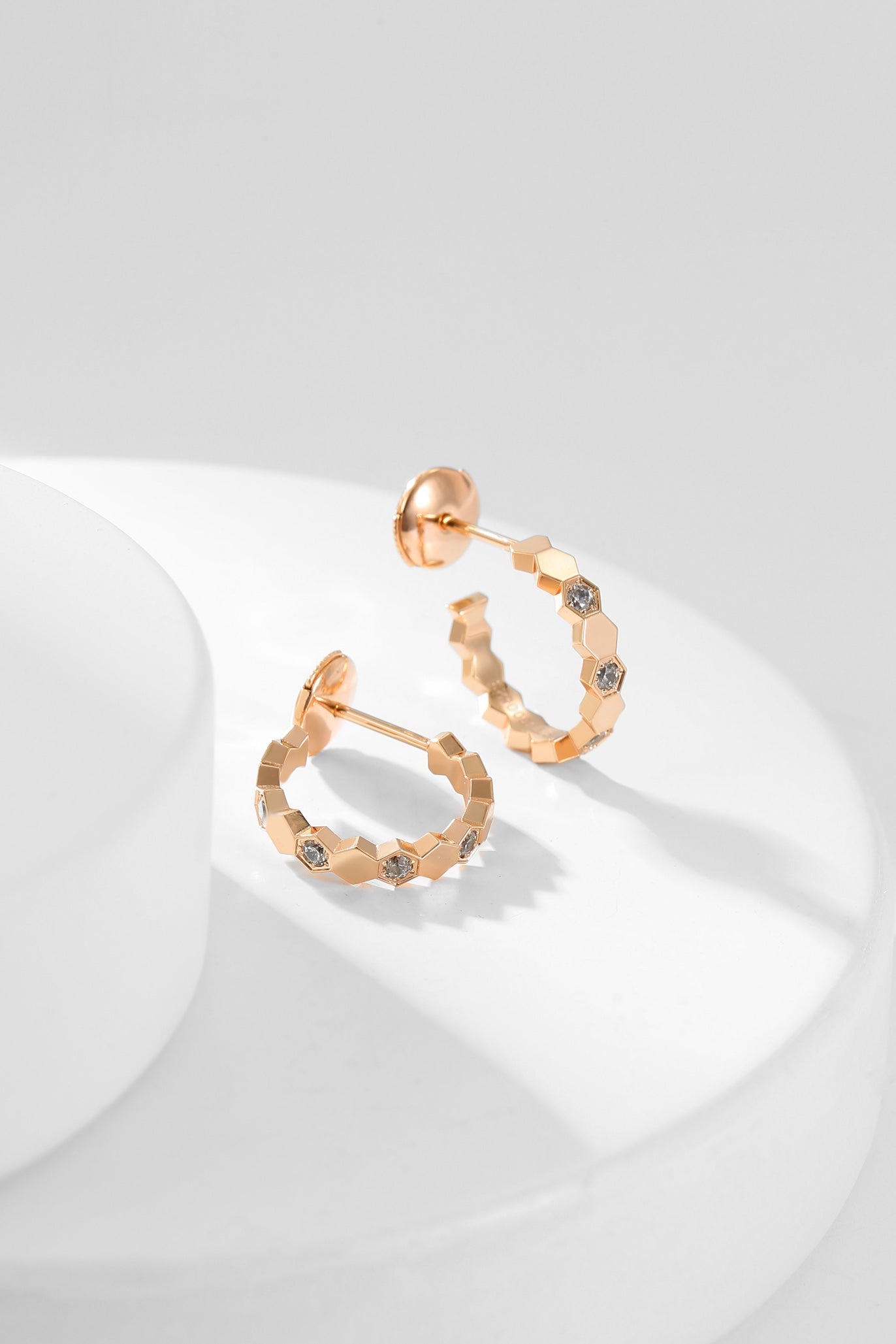 [Royal Top]BEE LOVE DIAMOND HOOP EARRINGS