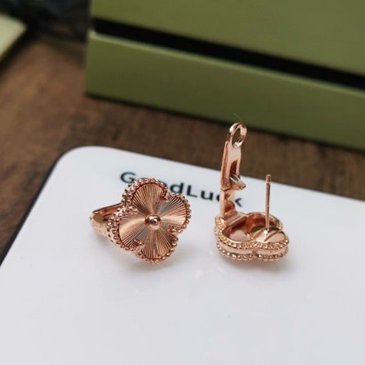 [Royal Top]CLOVER MEDIUM STUD EARRINGS