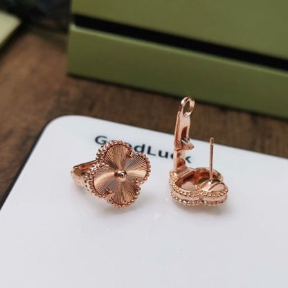 [Royal Top]CLOVER MEDIUM STUD EARRINGS
