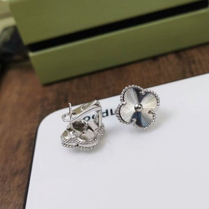 [Royal Top]CLOVER MEDIUM STUD EARRINGS