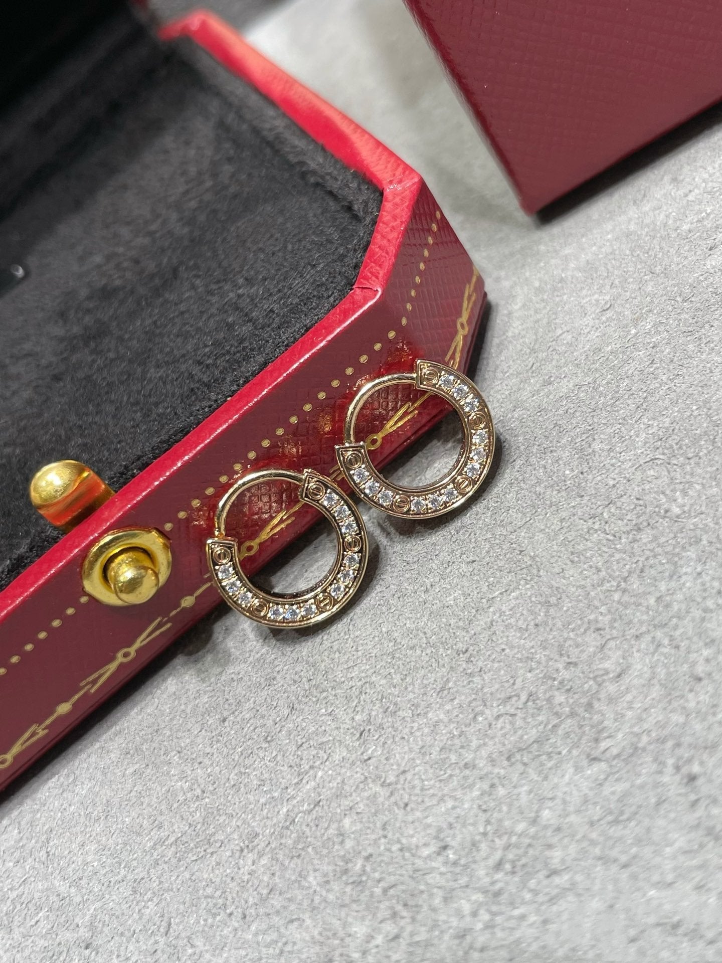 [Royal Top]LOVE DIAMOND EARRINGS