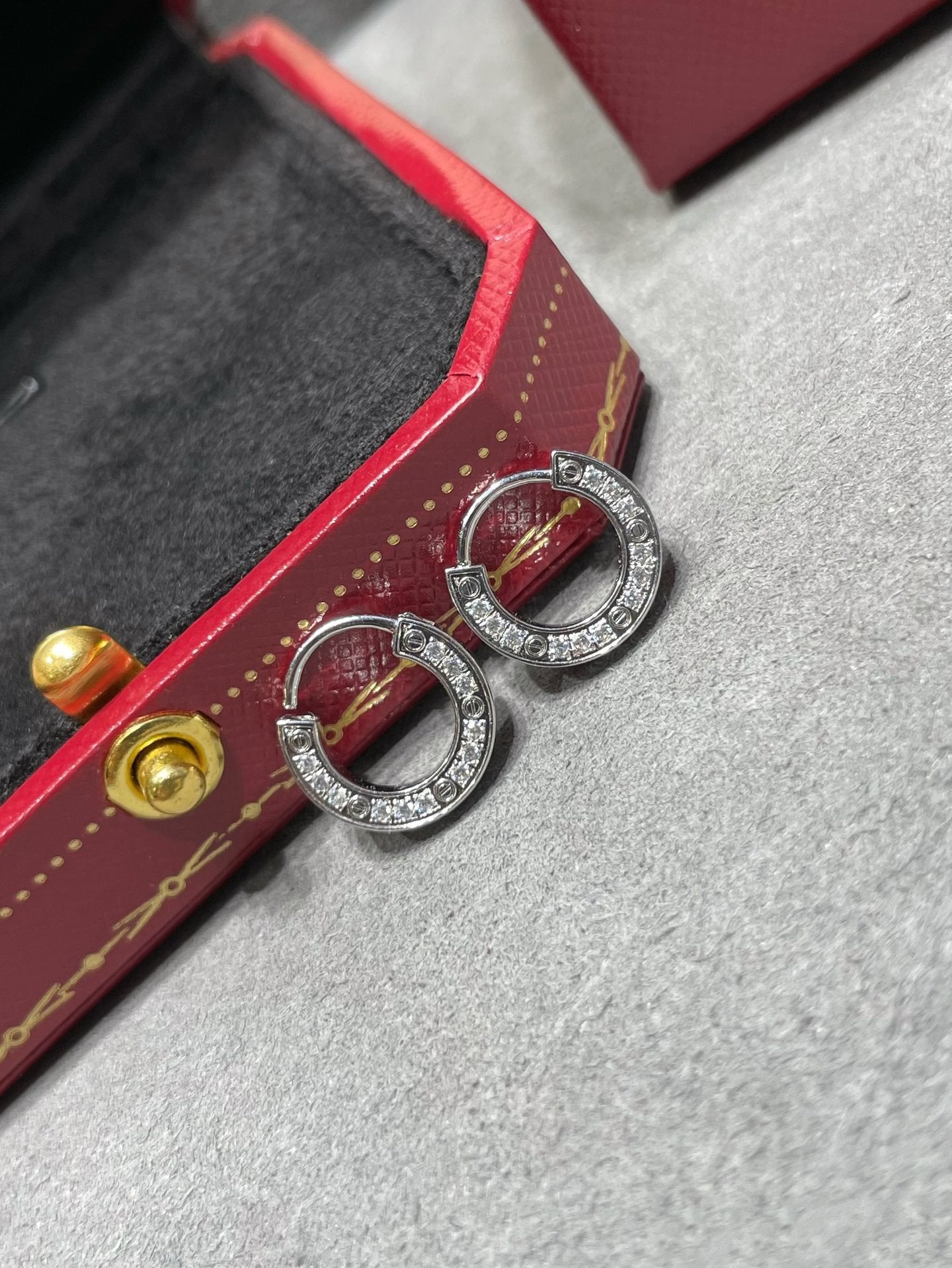[Royal Top]LOVE DIAMOND EARRINGS