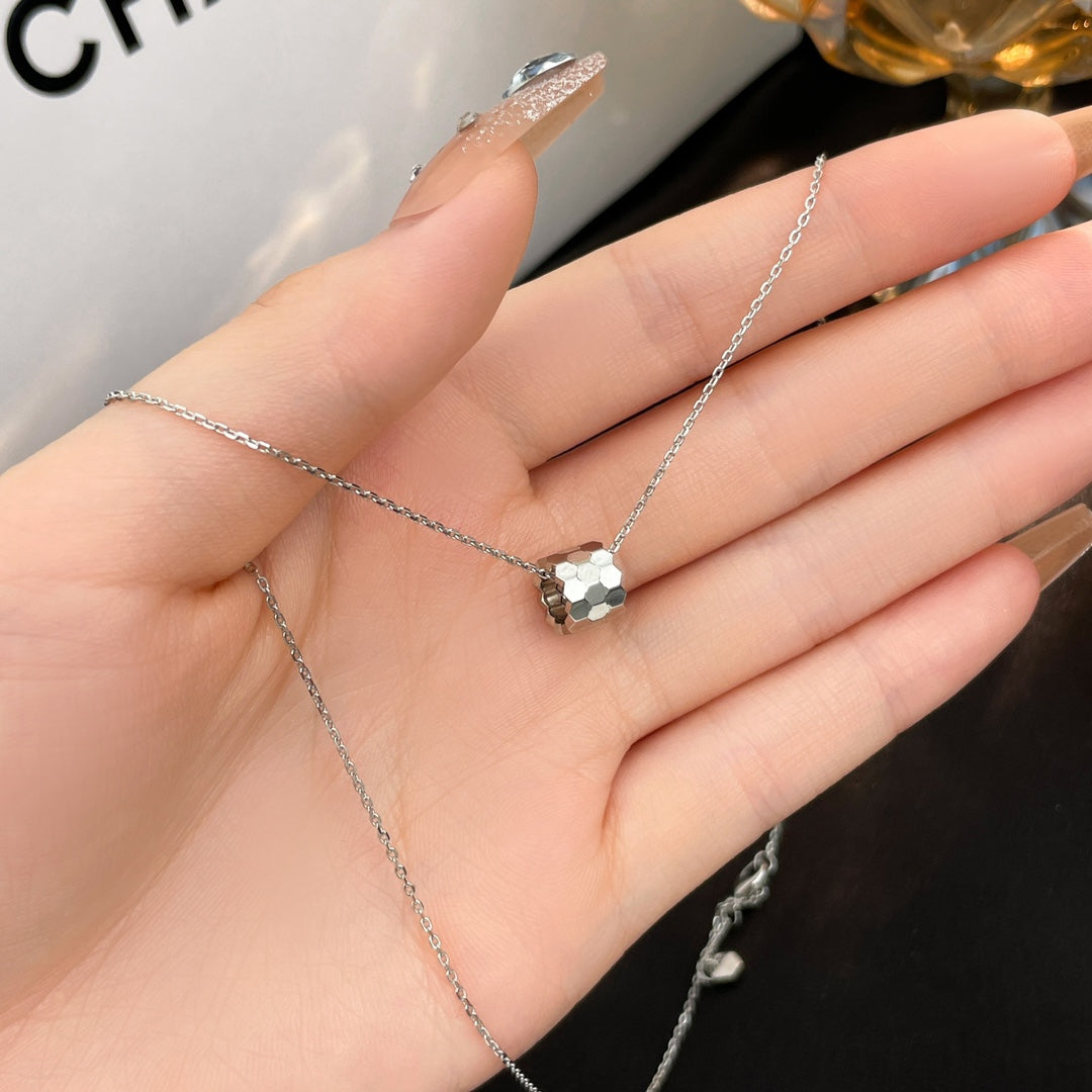 [Royal Top]BEE MINI NECKLACE