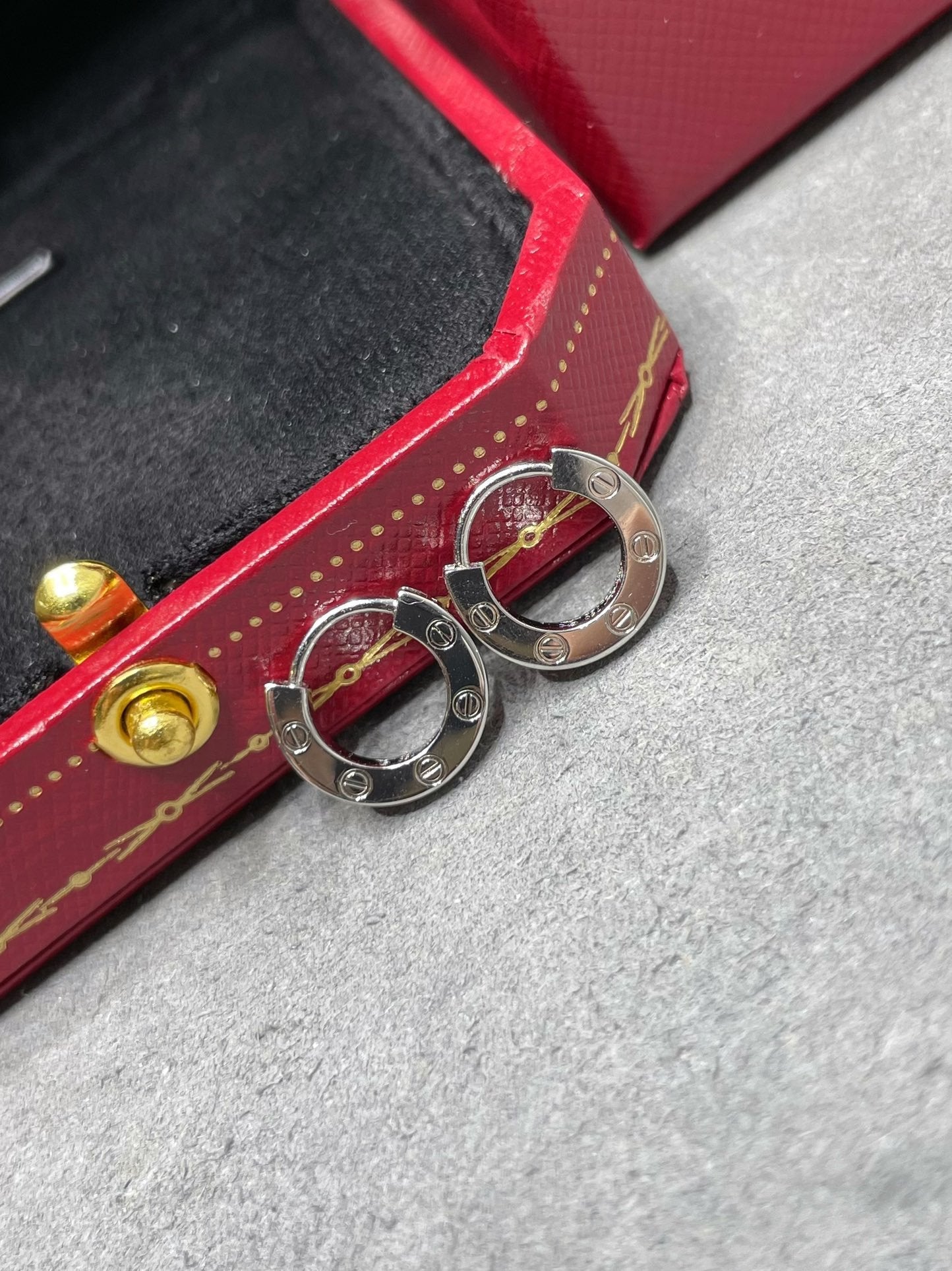 [Royal Top]LOVE MINI EARRINGS