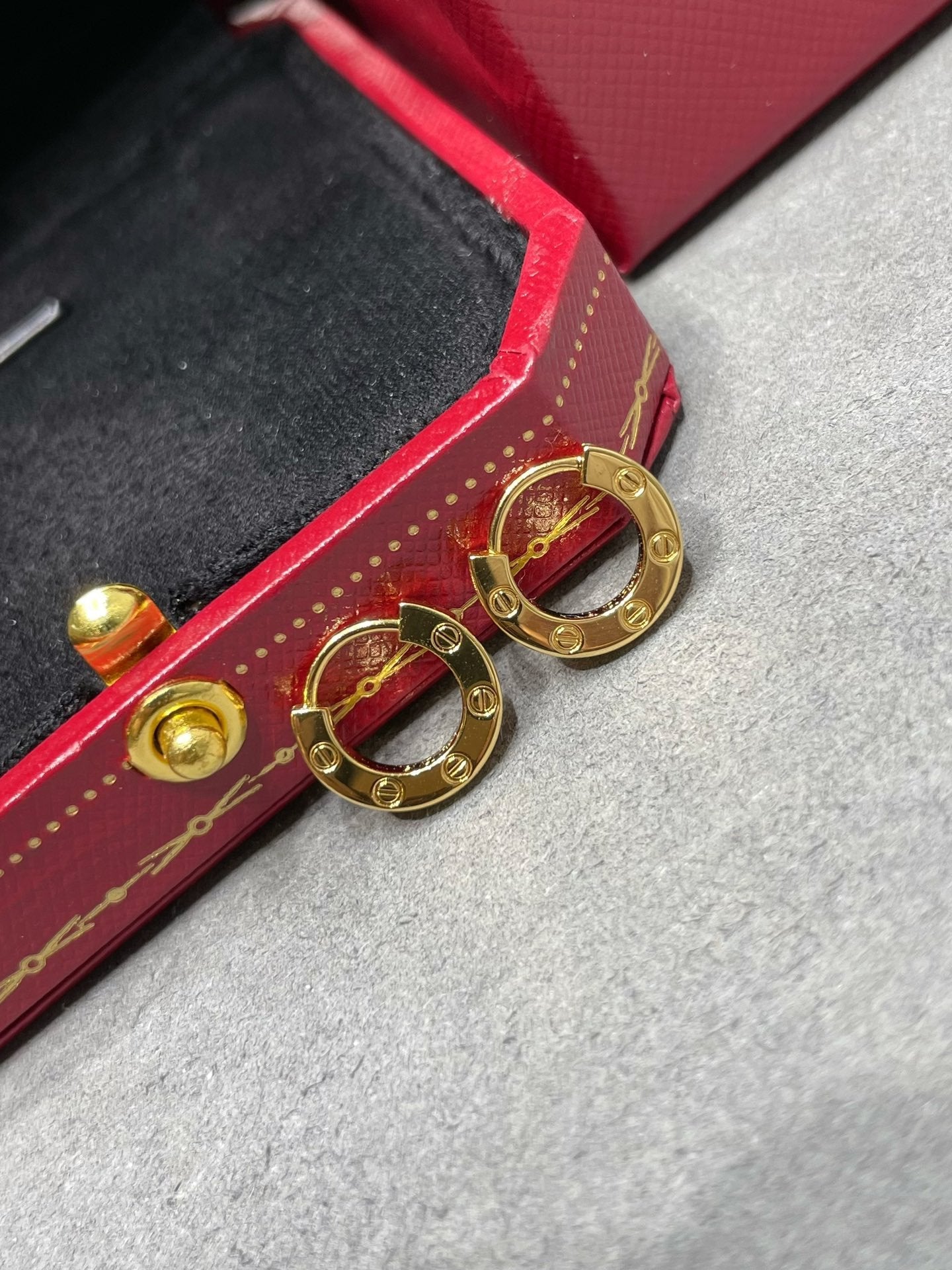 [Royal Top]LOVE MINI EARRINGS