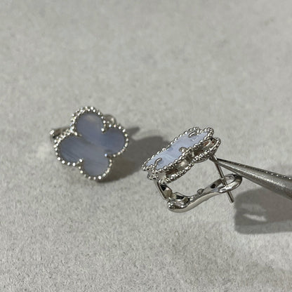[Royal Top]CLOVER CHALCEDONY SILVER STUD EARRINGS