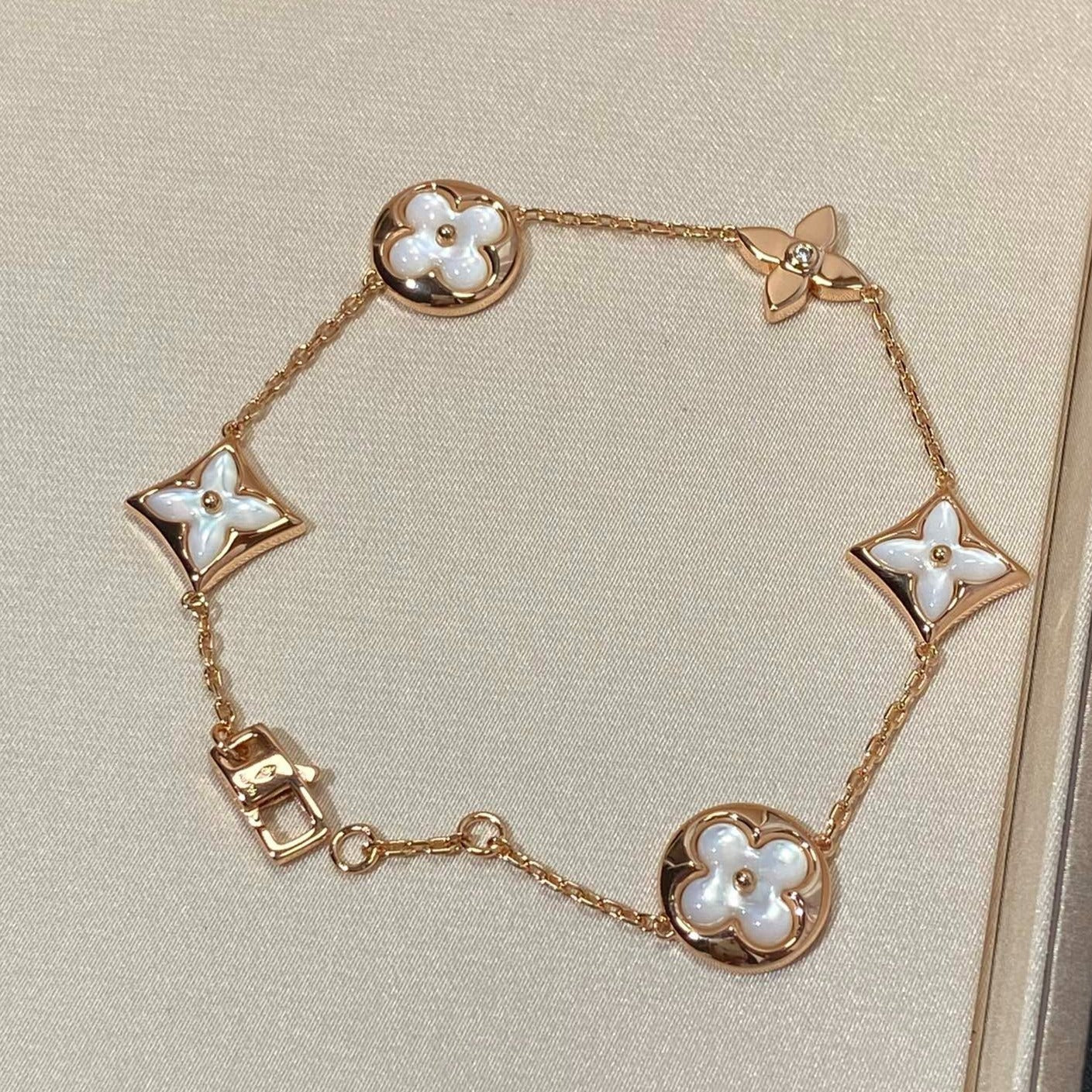 [Royal Top]STAR AND SUN 5 MOTIF MOP PINK GOLD BRACELET