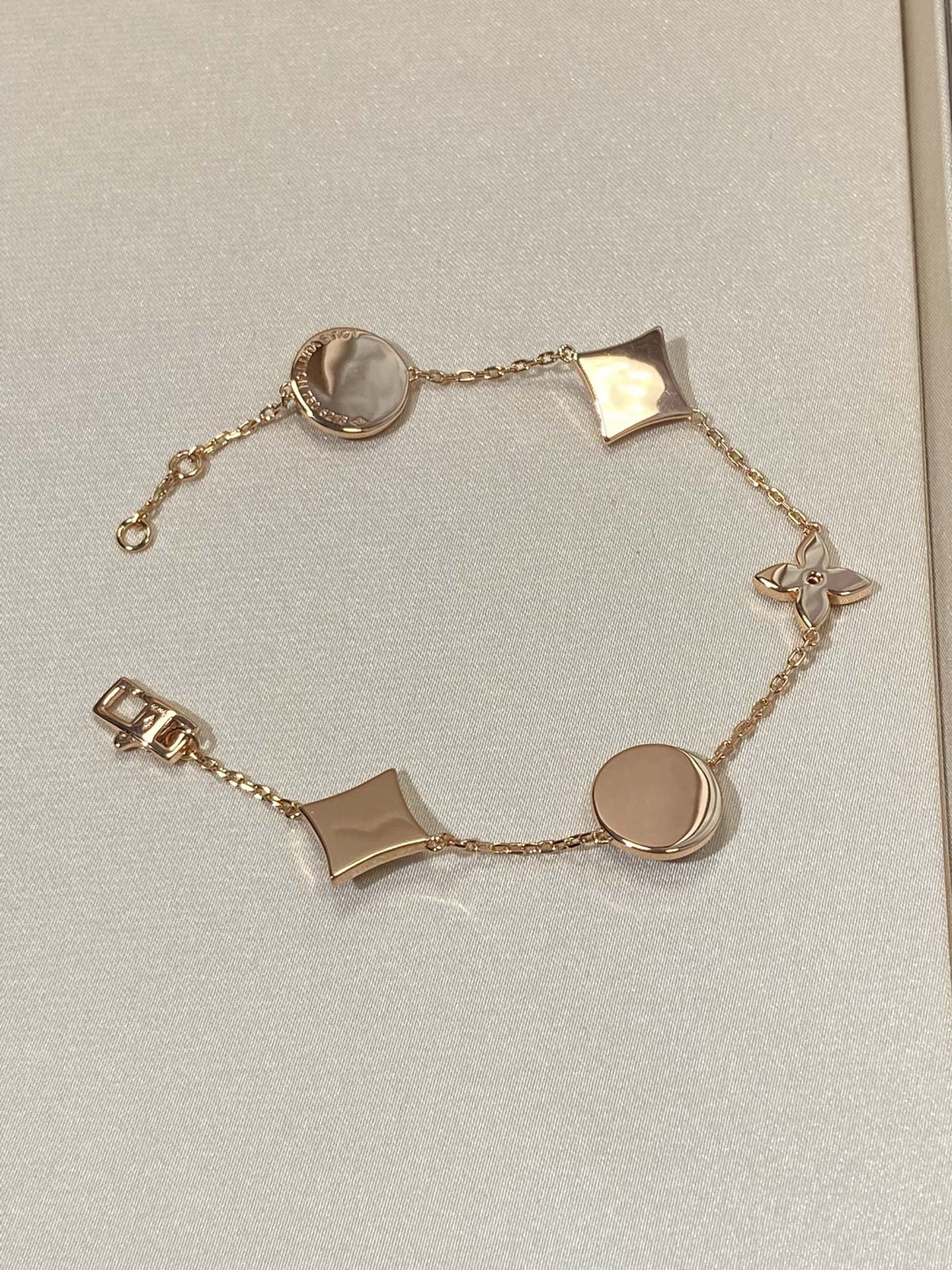[Royal Top]STAR AND SUN 5 MOTIF MOP PINK GOLD BRACELET