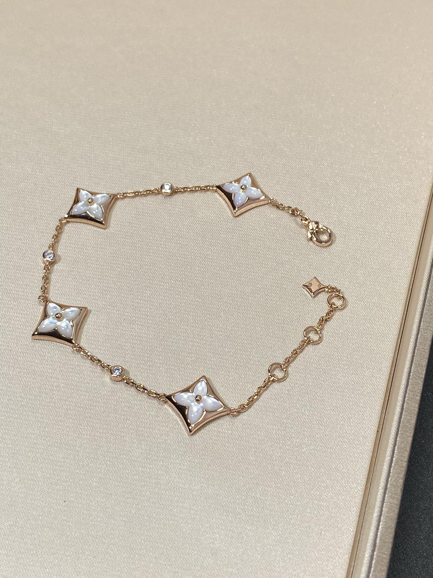 [Royal Top]STAR 4 MOTIF MOP DIAMOND PINK GOLD BRACELET