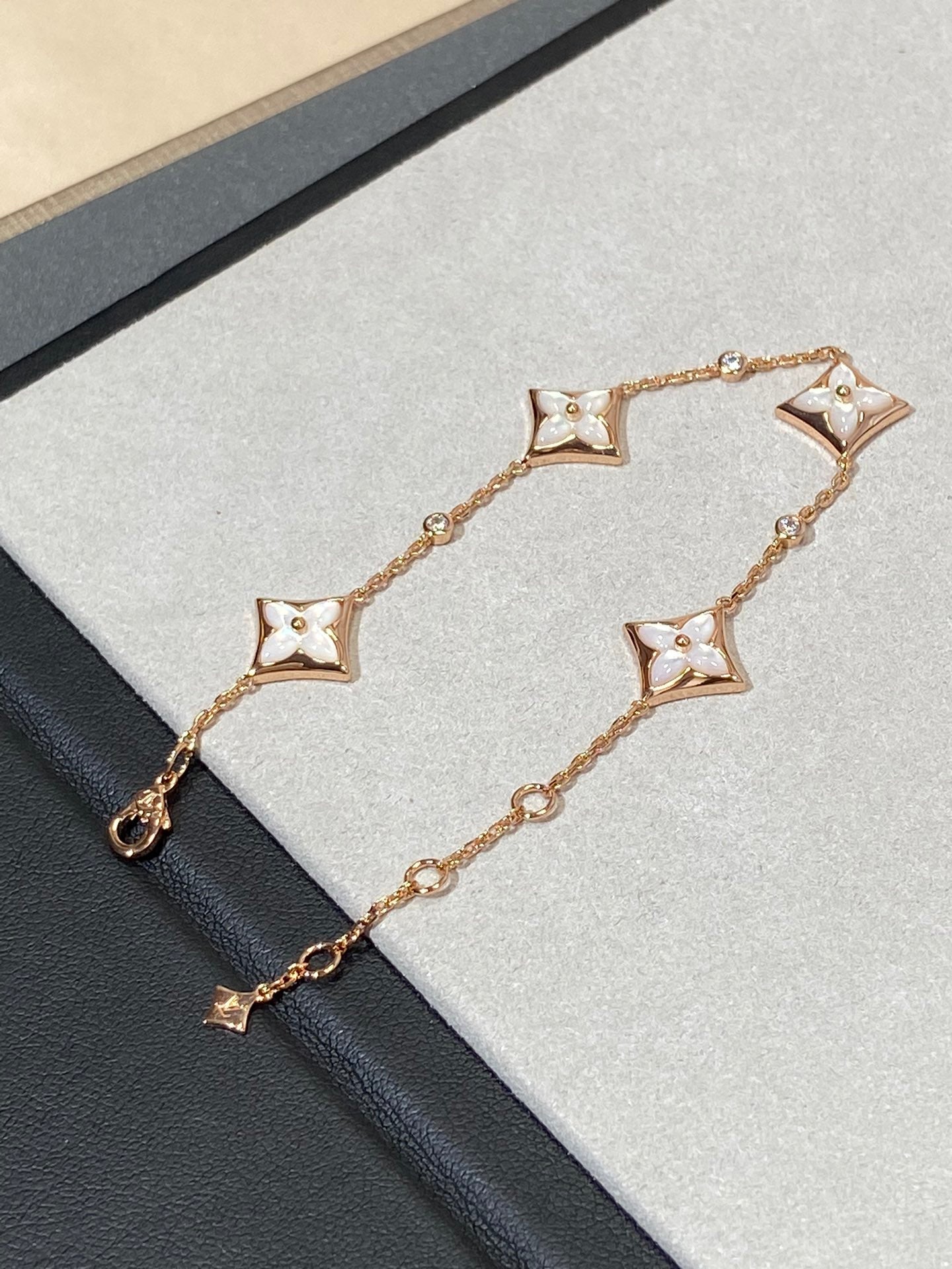 [Royal Top]STAR 4 MOTIF MOP DIAMOND PINK GOLD BRACELET
