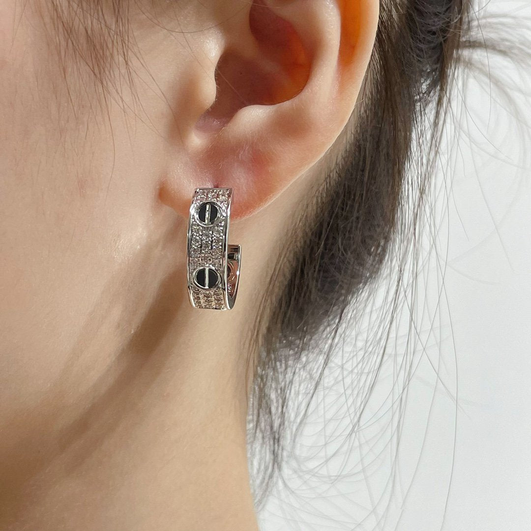 [Royal Top]LOVE CERAMIC DIAMOND PAVED SILVER EARRINGS