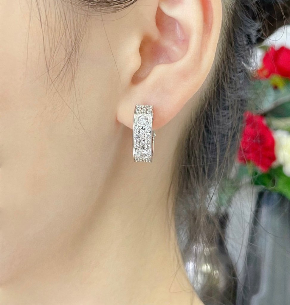 [Royal Top]LOVE 5.5MM DIAMOND PAVED EARRINGS