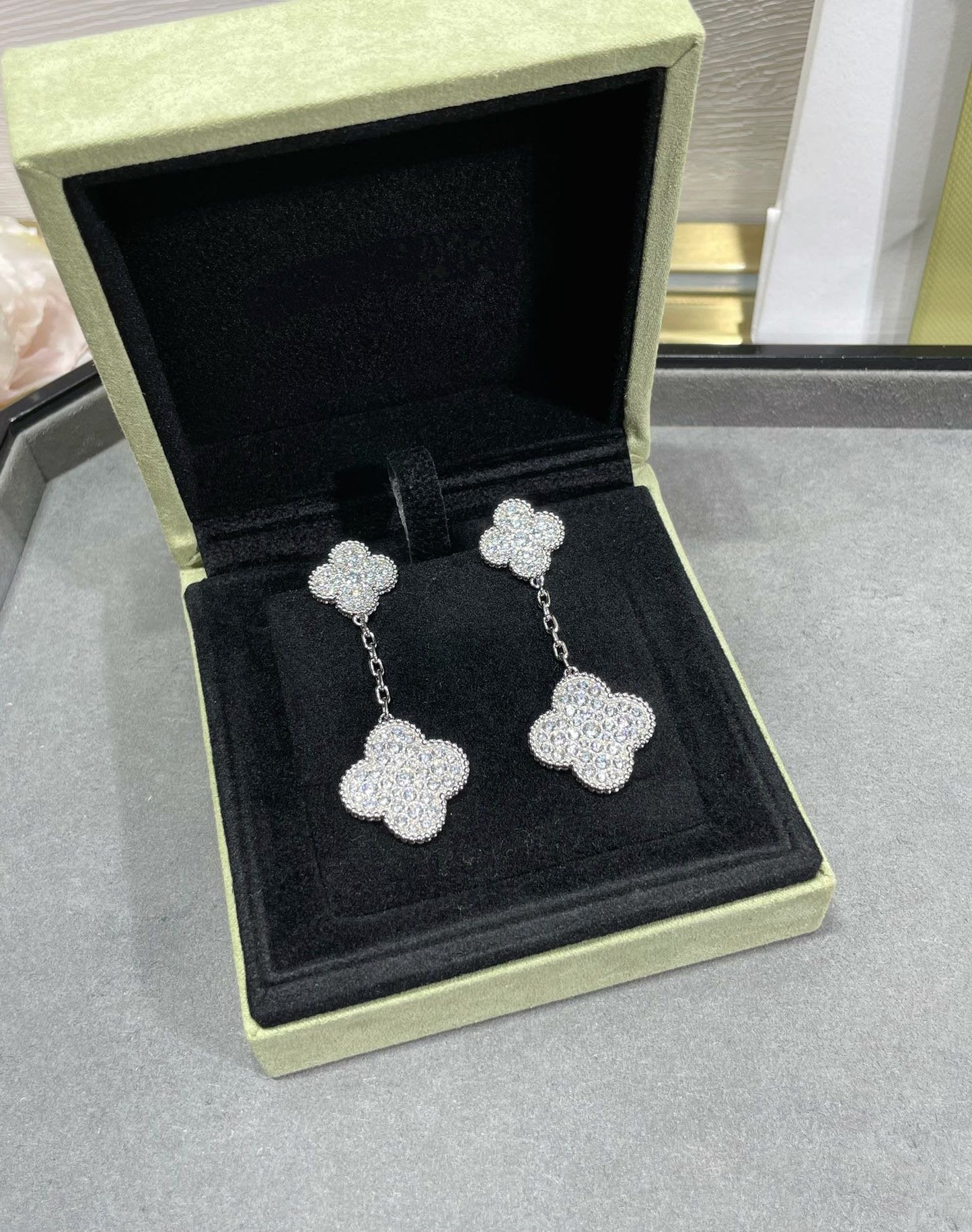 [Royal Top]CLOVER 2 MOTIFS DIAMOND PAVED SILVER EARRINGS
