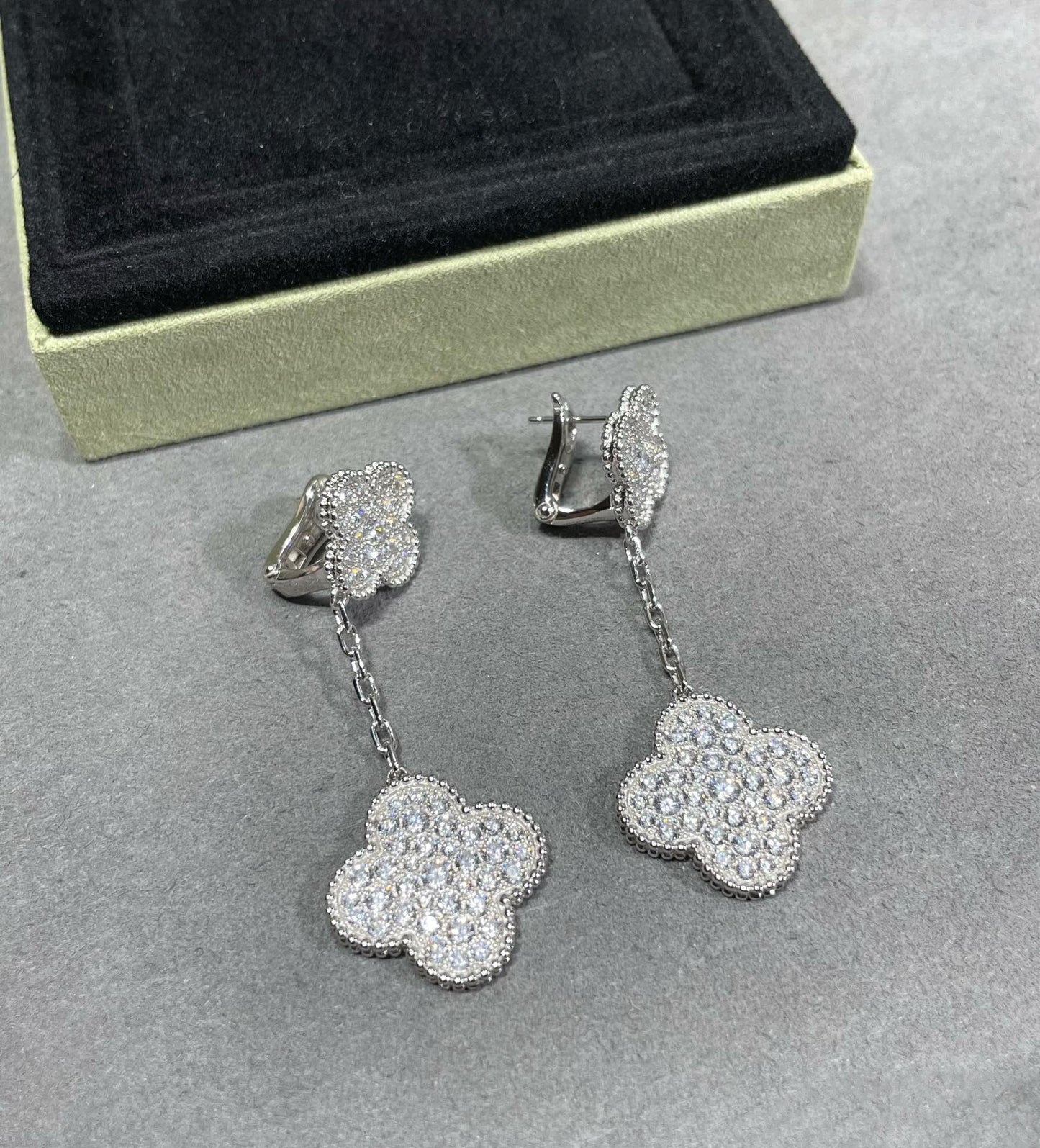 [Royal Top]CLOVER 2 MOTIFS DIAMOND PAVED SILVER EARRINGS