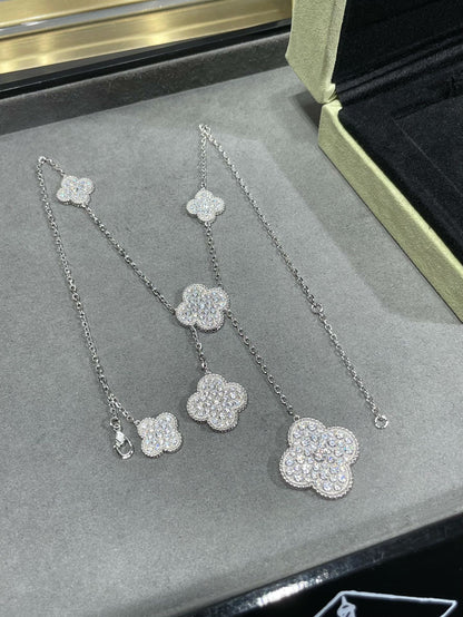 [Royal Top]CLOVER 6 MOTIF DIAMOND PAVED NECKLACE