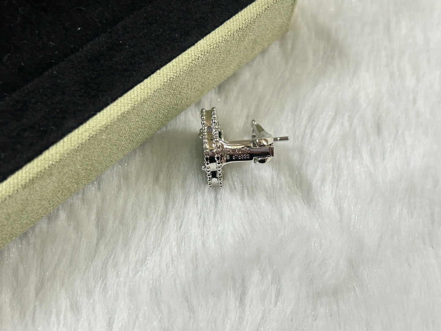 [Royal Top]CLOVER PIETERSITE MEDIUM STUD EARRINGS