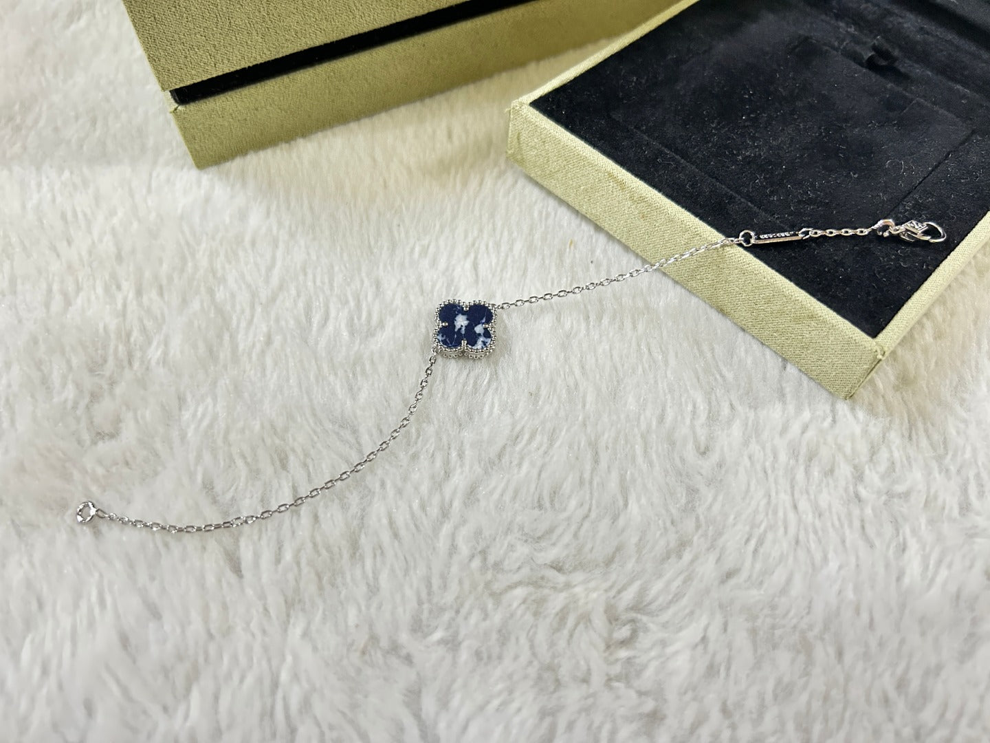 [Royal Top]CLOVER 1 MOTIF PIETERSITE BRACELET