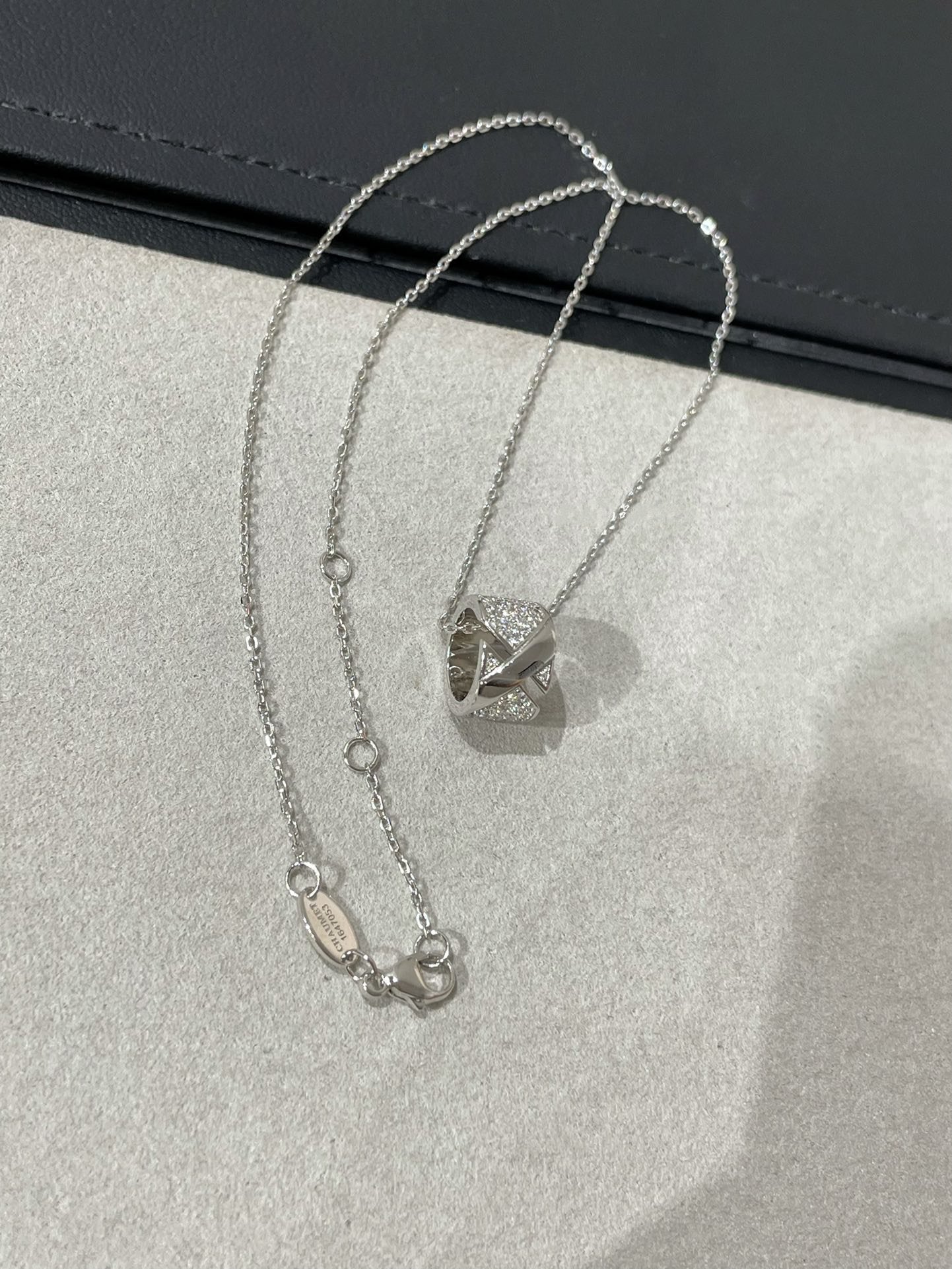 [Royal Top]LIENS EVIDENCE DIAMOND PAVED NECKLACE