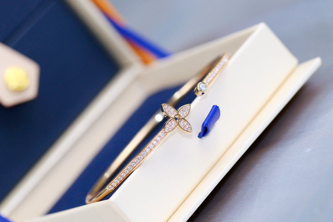 [Royal Top]IDYLLE PINK GOLD OPEN BRACELET DIAMOND PAVED