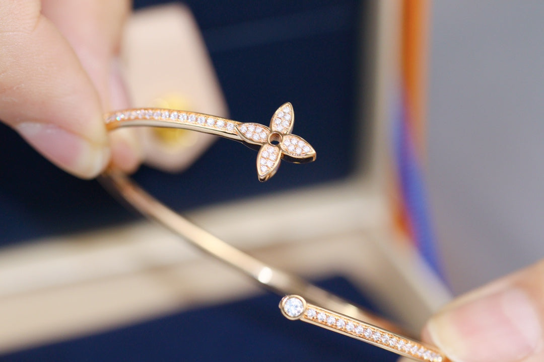 [Royal Top]IDYLLE PINK GOLD OPEN BRACELET DIAMOND PAVED