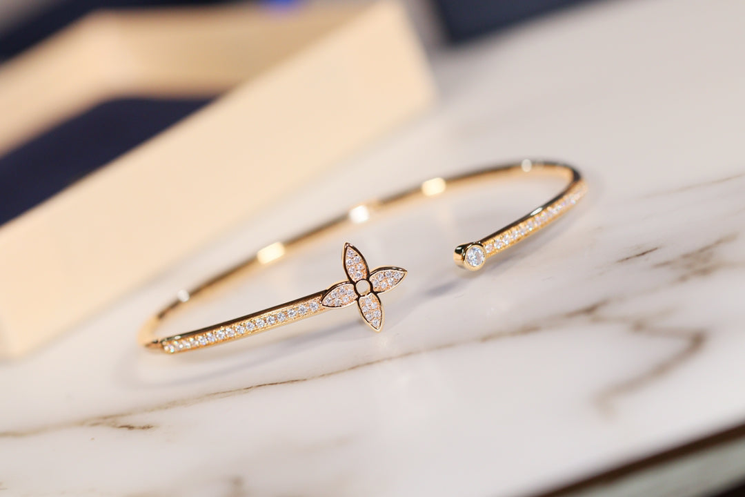 [Royal Top]IDYLLE GOLD OPEN BRACELET DIAMOND PAVED