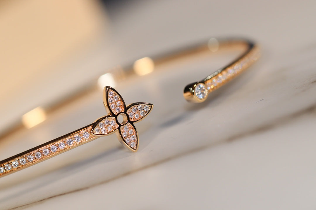 [Royal Top]IDYLLE GOLD OPEN BRACELET DIAMOND PAVED