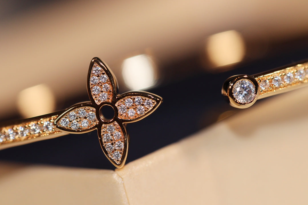 [Royal Top]IDYLLE GOLD OPEN BRACELET DIAMOND PAVED
