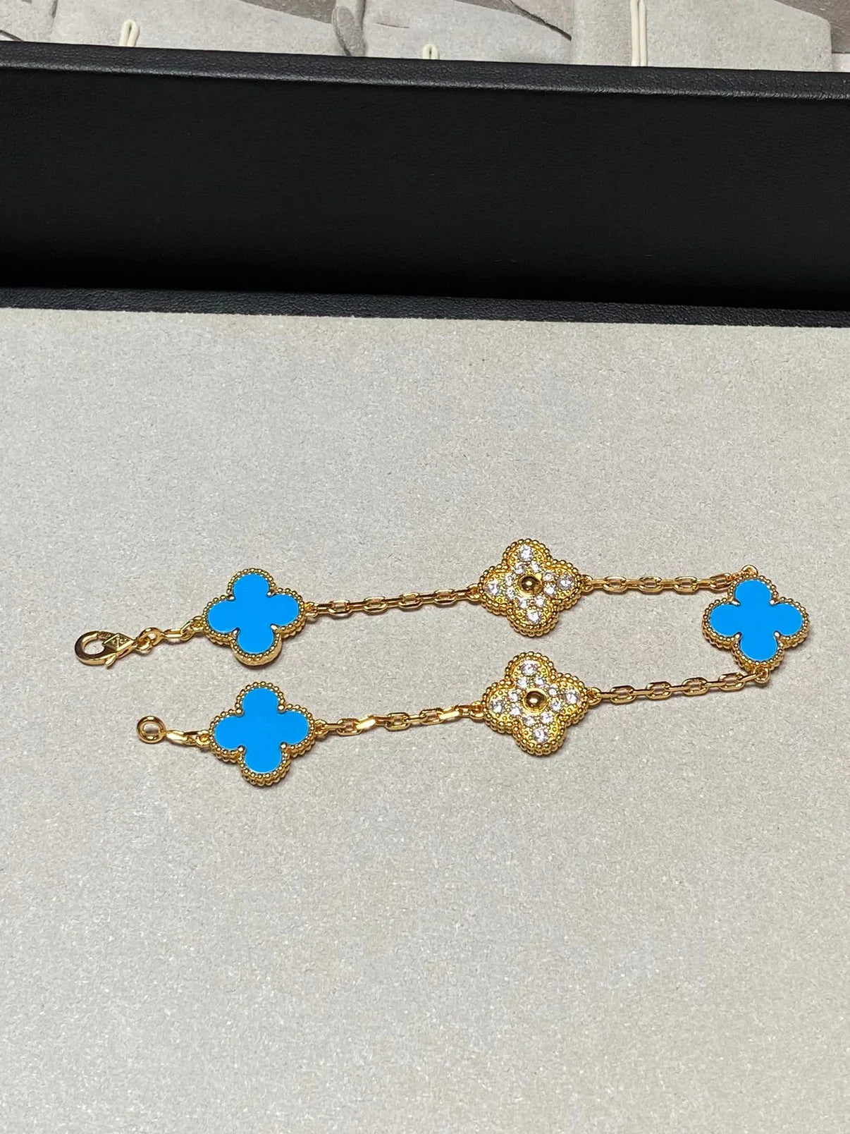 [Royal Top] CLOVER 5 MOTIF BLUE AGATE BRACELET COLLECTION