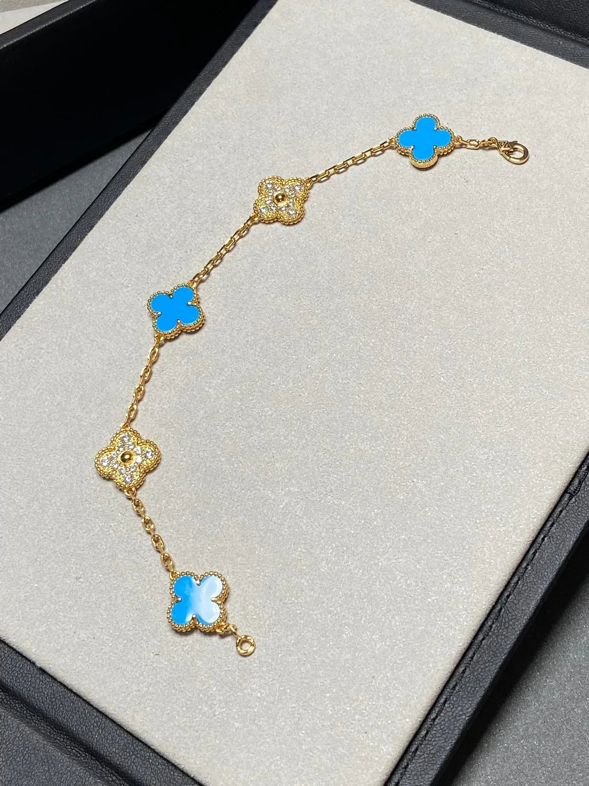 [Royal Top] CLOVER 5 MOTIF BLUE AGATE BRACELET COLLECTION