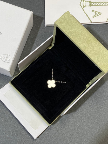 [Royal Top]CLOVER MEDIUM SILVER WHITE MOP NECKLACE