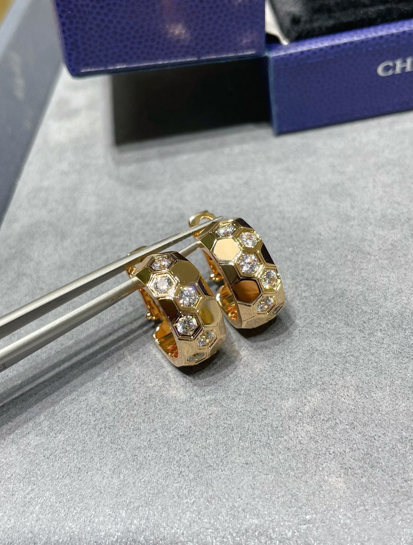 [Royal Top]BEE LOVE DIAMOND HOOP EARRINGS
